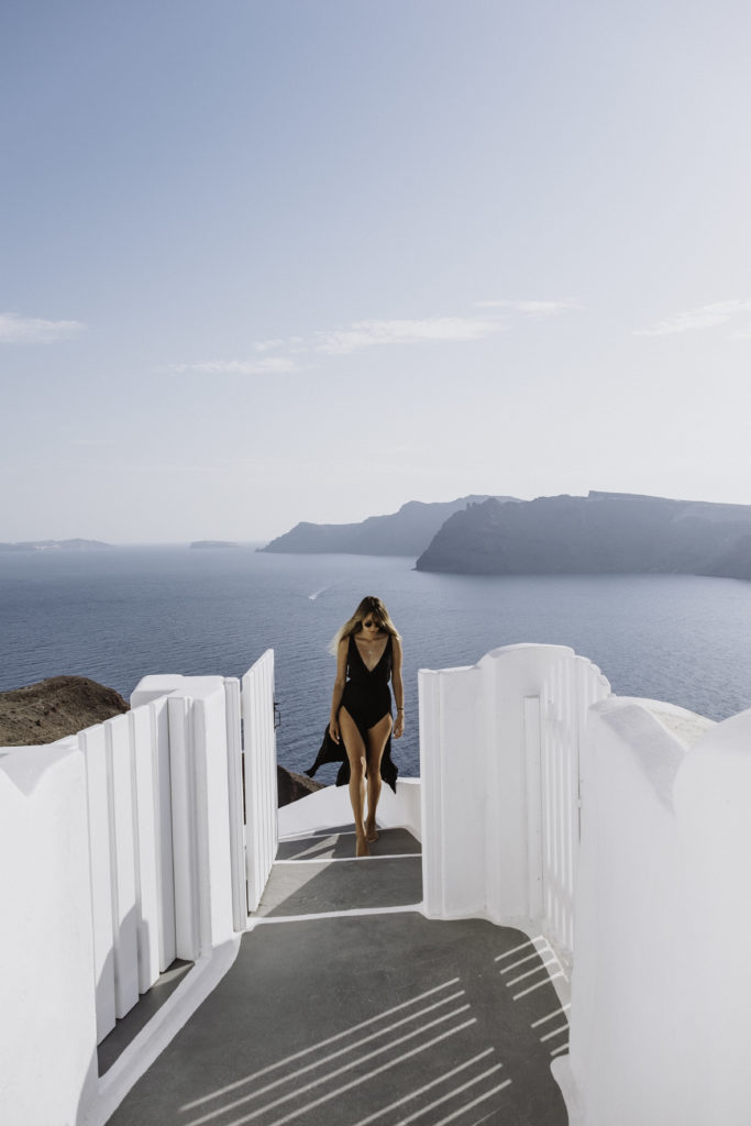 Santorini with its white washed houses and iconic blue domes and windmills is a dream. Perfect for honeymoons or romantic getaways, one of the best destinations in Europe. Read this complete travel guide “How to do Santorini in 4 days” for the best sunset spots, what to do in Santorini and the best hotels. Greece | greek islands | instagram spots | greece photography | travel itinerary | where to stay in Santorini | best hotels with private pool | travel tips